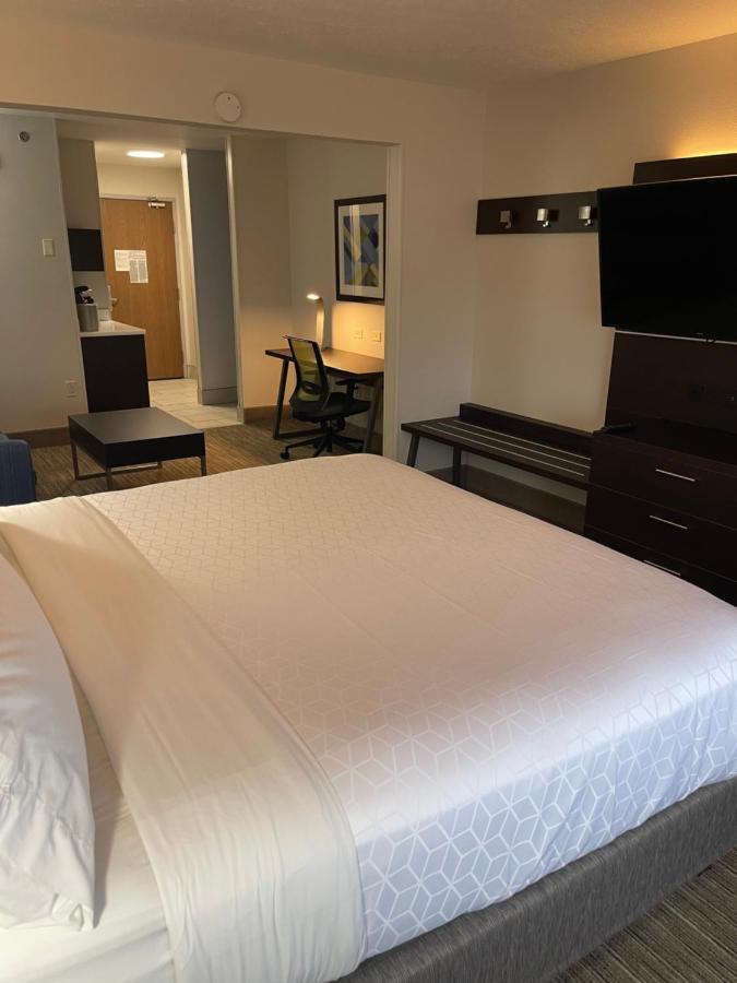 Holiday Inn Express Hotel & Suites Las Vegas, An Ihg Hotel Extérieur photo